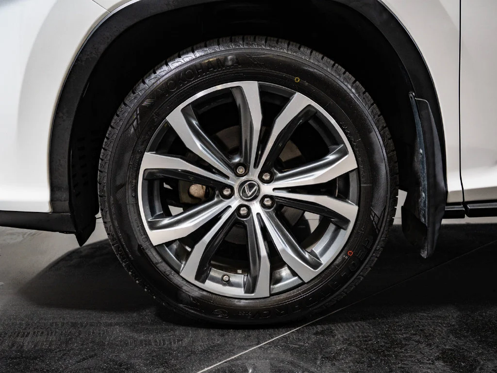 Used 2019 Eminent White Pearl Lexus 450h Premium image 13