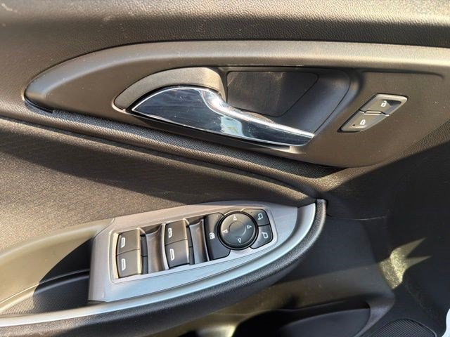 Used 2024 Summit White Chevrolet LT image 12