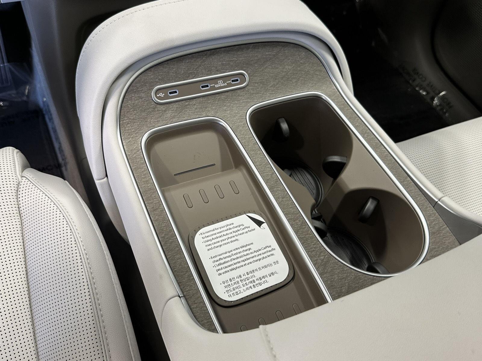 New 2027 Shimmering Silver Hyundai Limited 7P image 35