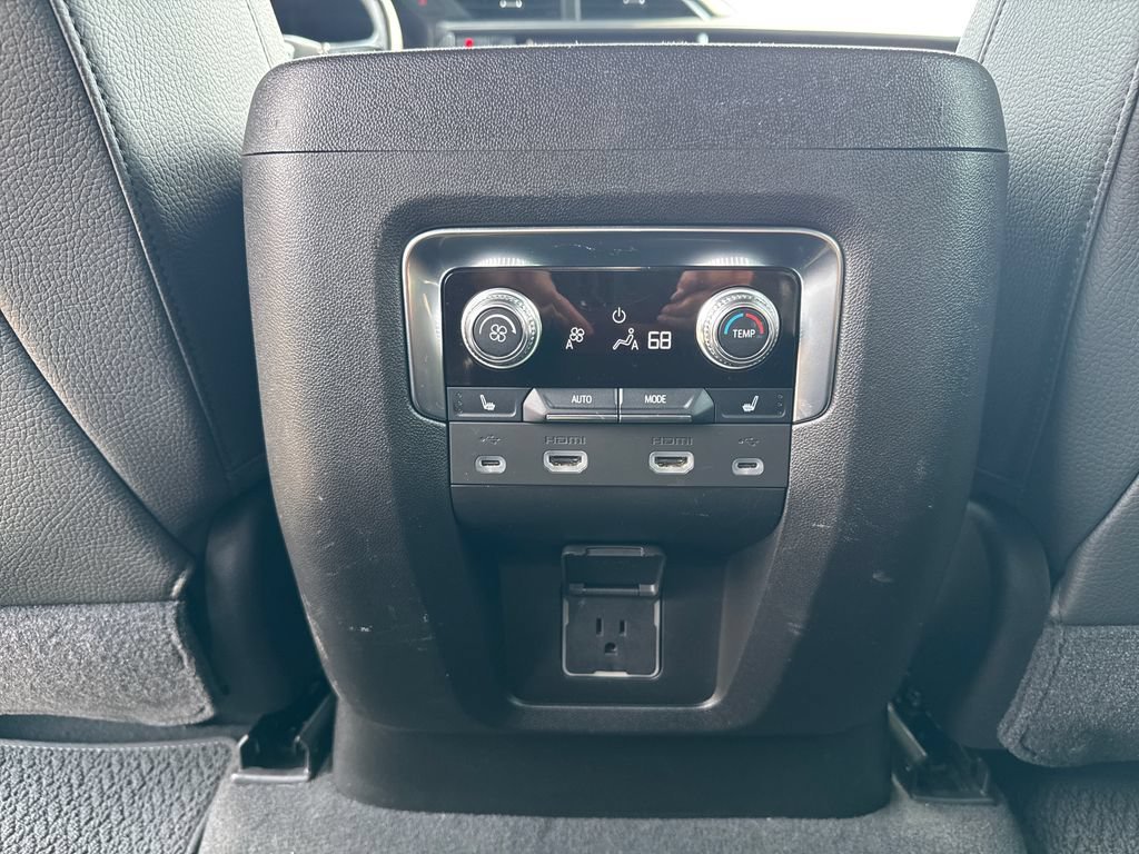 2021 GMC Yukon Denali - Photo 38