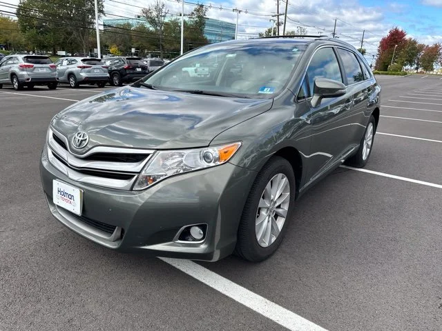 Used 2014 Green Toyota  image 1