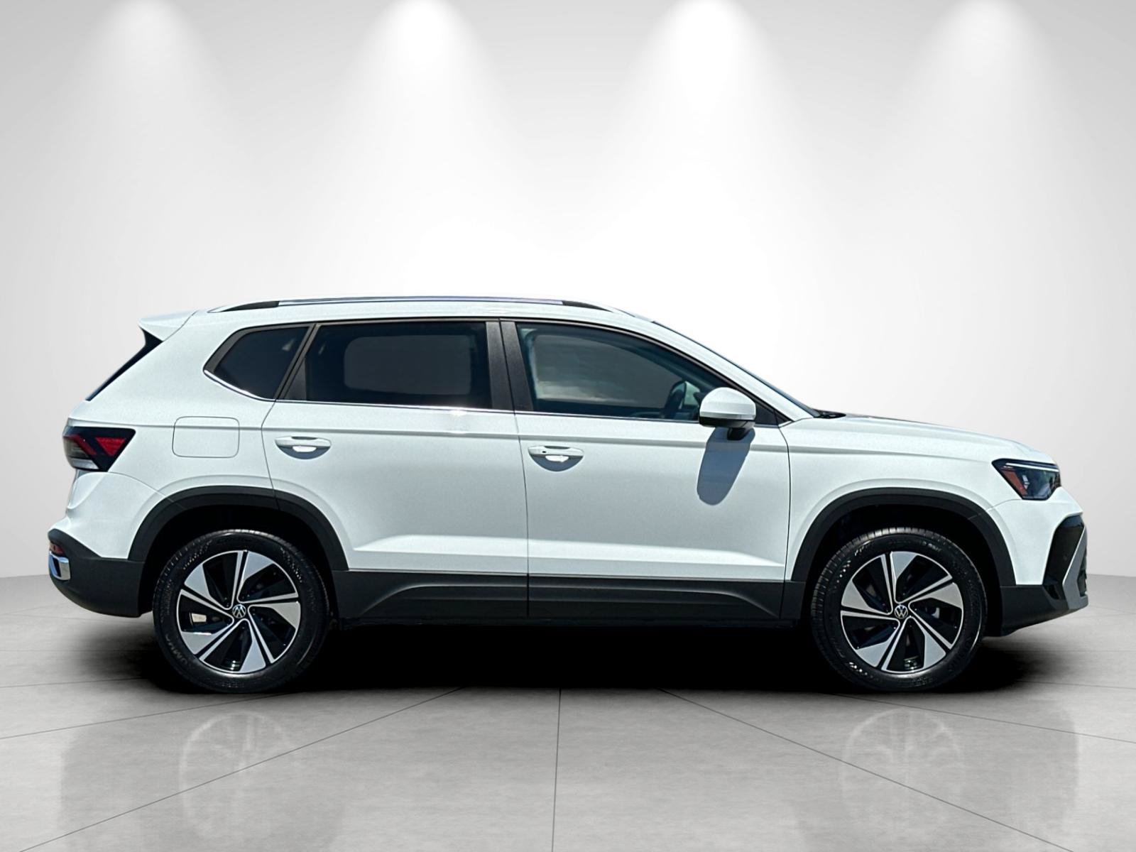 New 2026 Pure White Volkswagen SE image 6