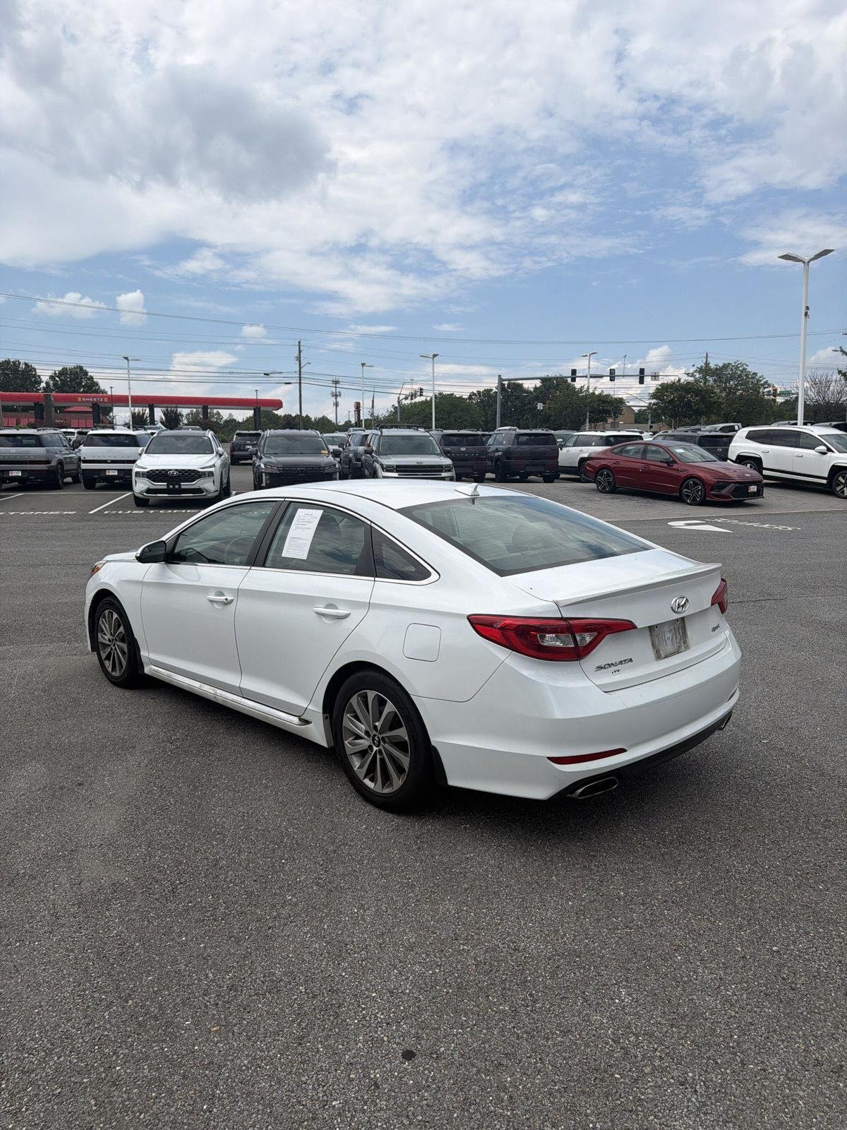 Used 2017 Quartz White Pearl Hyundai Sport image 6