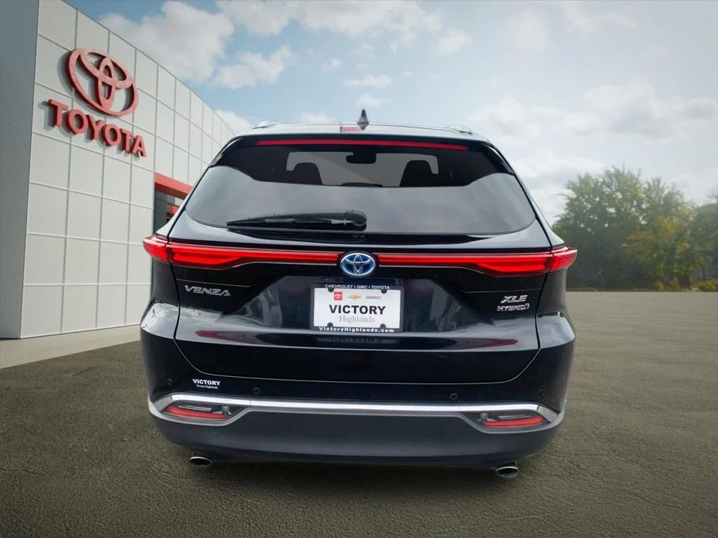Used 2021 Black Toyota XLE image 4