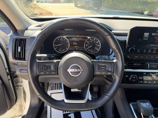 Used 2023 Pearl White Nissan SL image 18