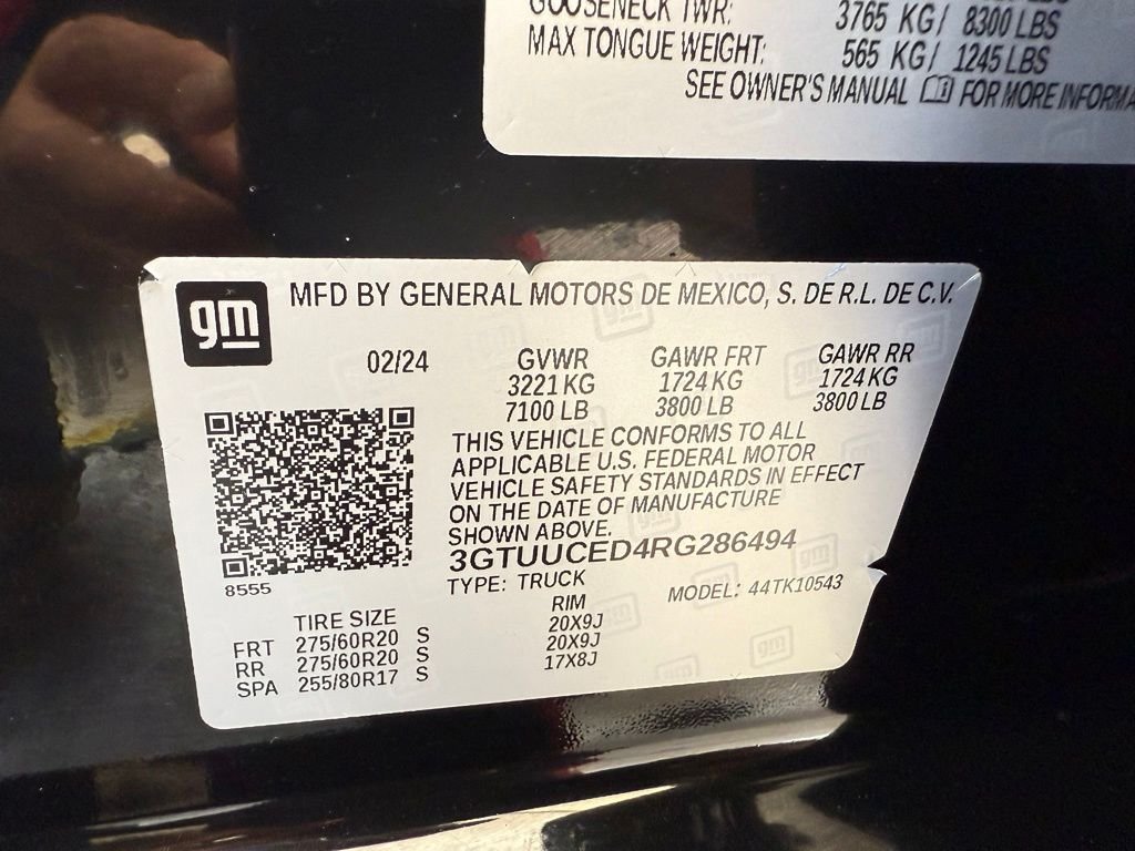 Used 2024 Onyx Black GMC Elevation image 52