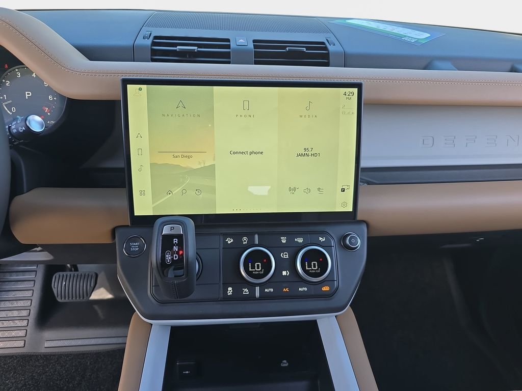 New 2026 Santorini Black LAND ROVER X-Dynamic SE image 20