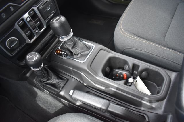 Used 2024 Green Jeep Sport S image 34