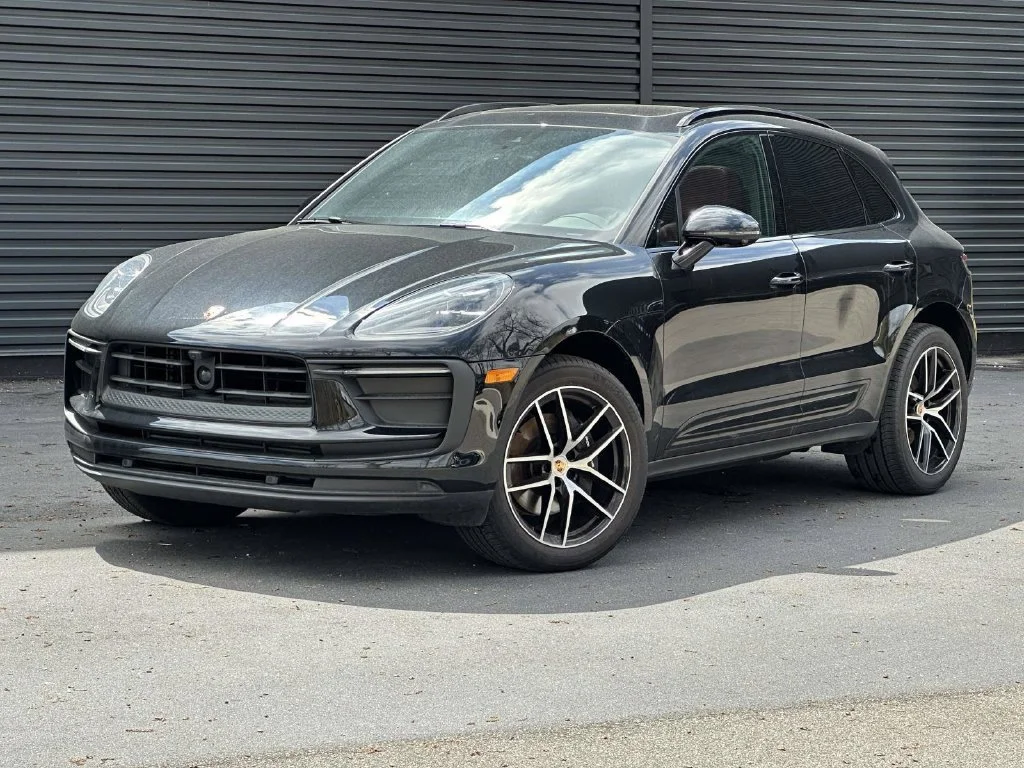 2025 Porsche Macan T