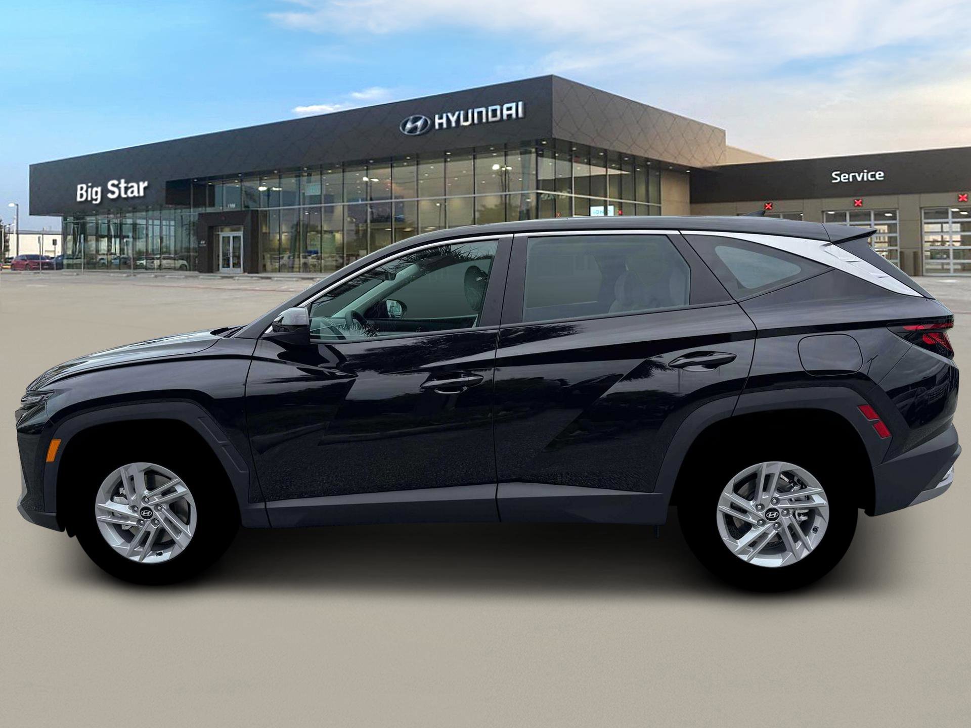 New 2026 Phantom Black Hyundai SE FWD image 3