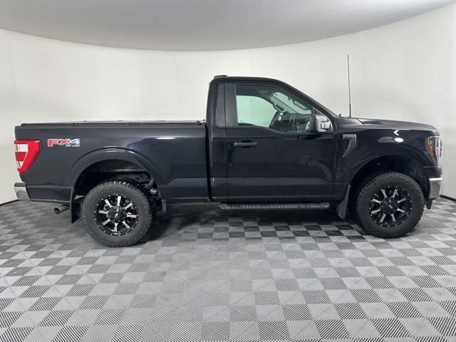 Used 2023  Ford XL image 4