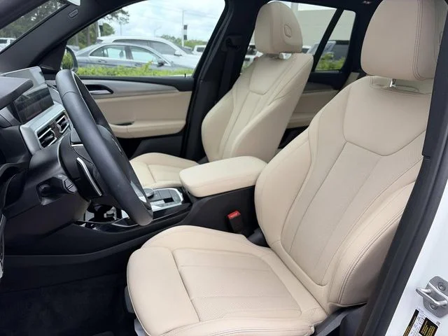 Used 2024 White BMW sDrive30i image 18