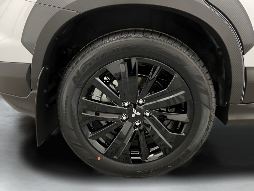 New 2026 White Diamond Mitsubishi  image 41