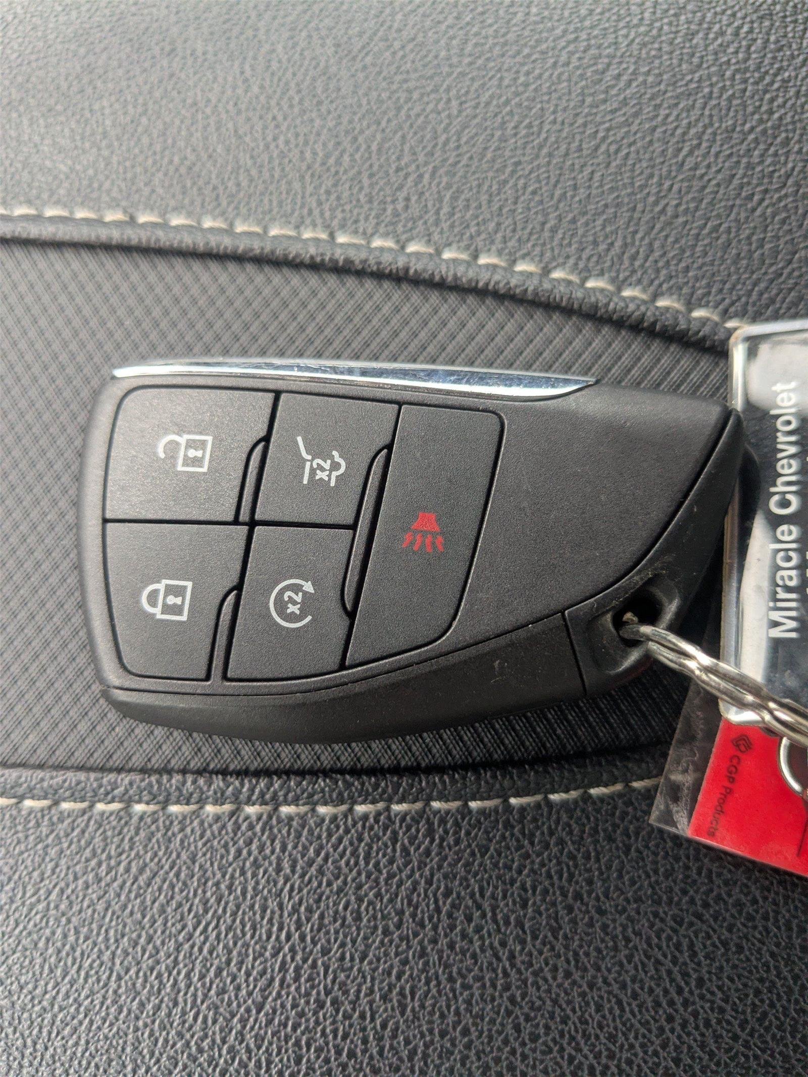Used 2024 Stardust Metallic Chevrolet AWD Z71 image 28