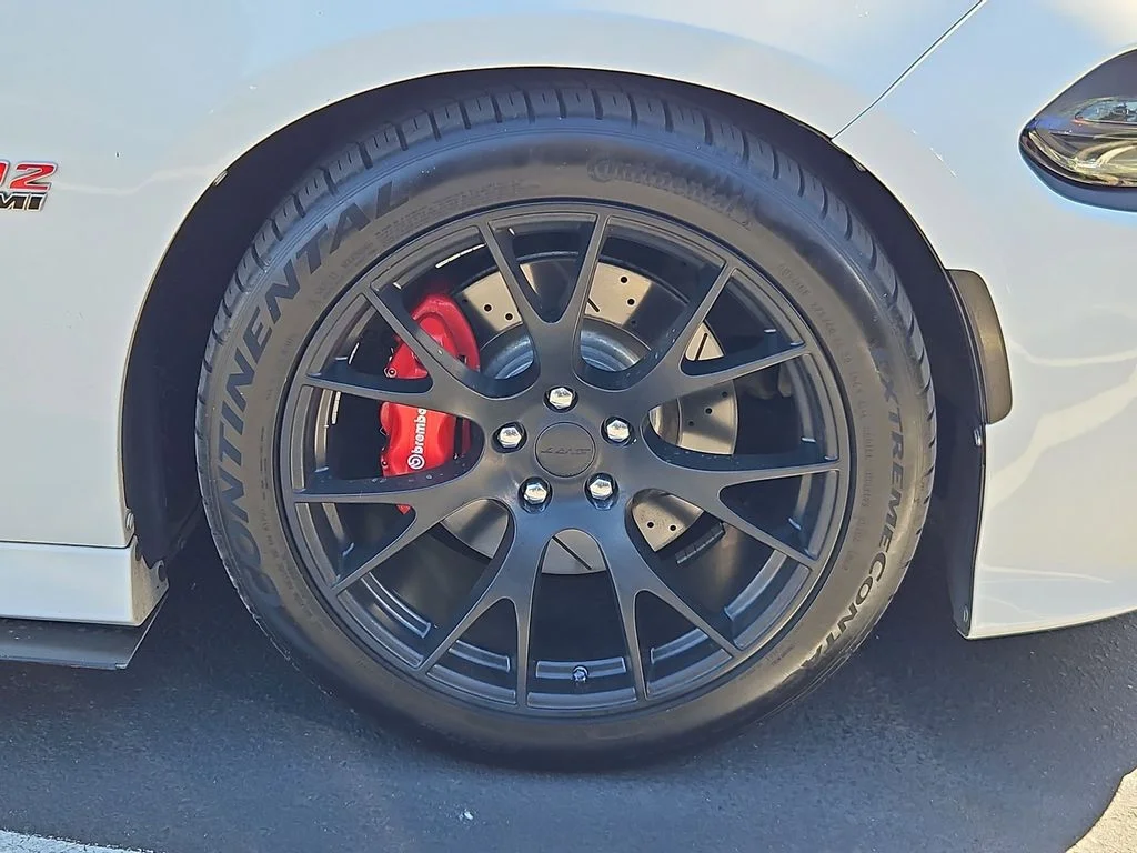 Used 2019 White Knuckle Clearcoat Dodge R/T Scat Pack image 30