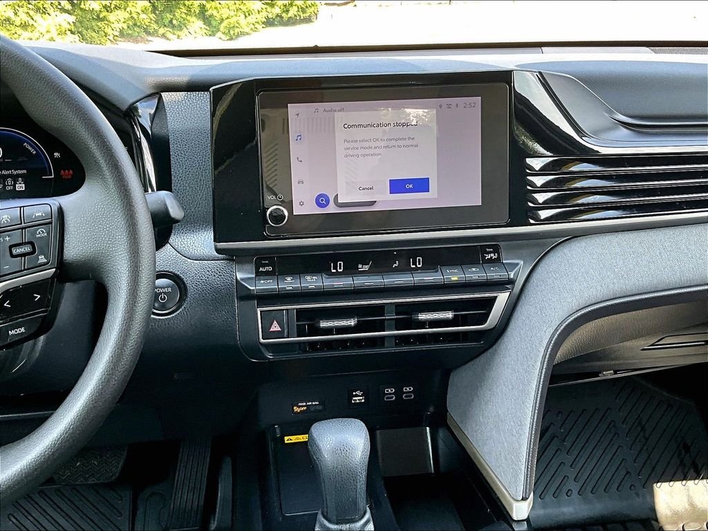 Used 2025  Toyota LE image 18