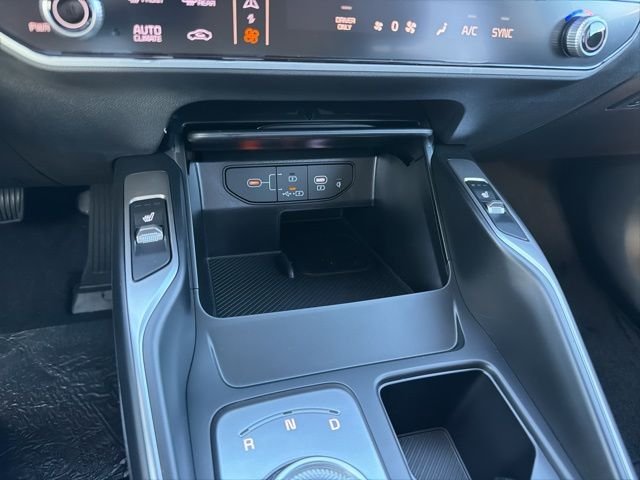 New 2026 Volcanic Sand Kia EX AWD image 21