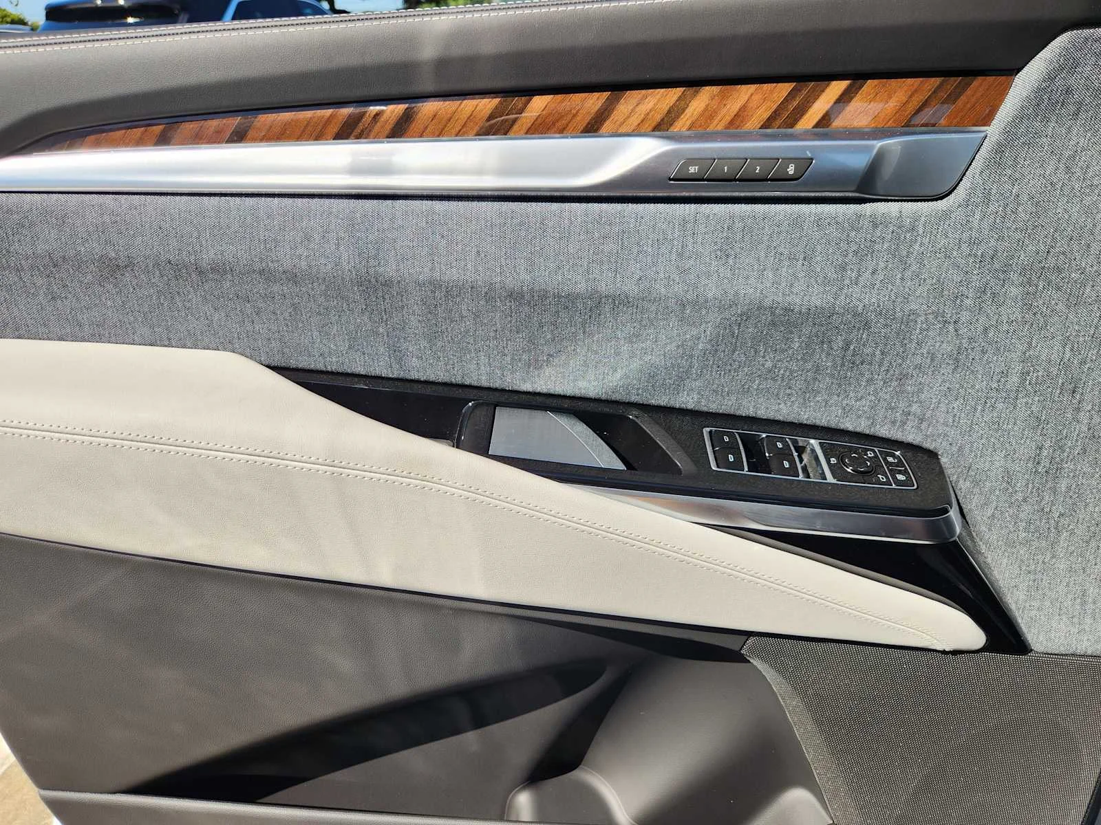 New 2026 Vibrant White Tricoat Cadillac Platinum Sport image 15