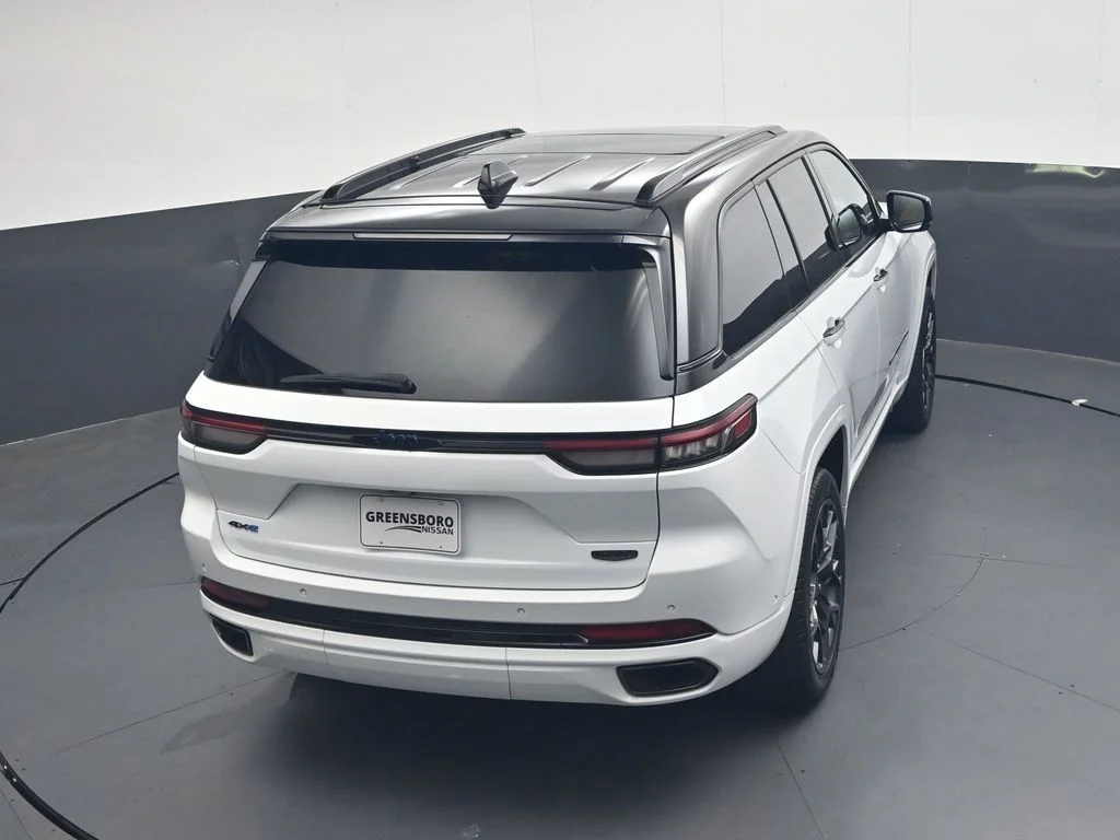 Used 2023 White Jeep Summit Reserve 4xe image 37