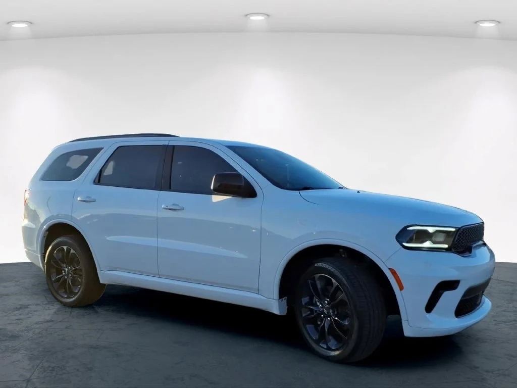 Used 2024 White Dodge SXT Plus image 4