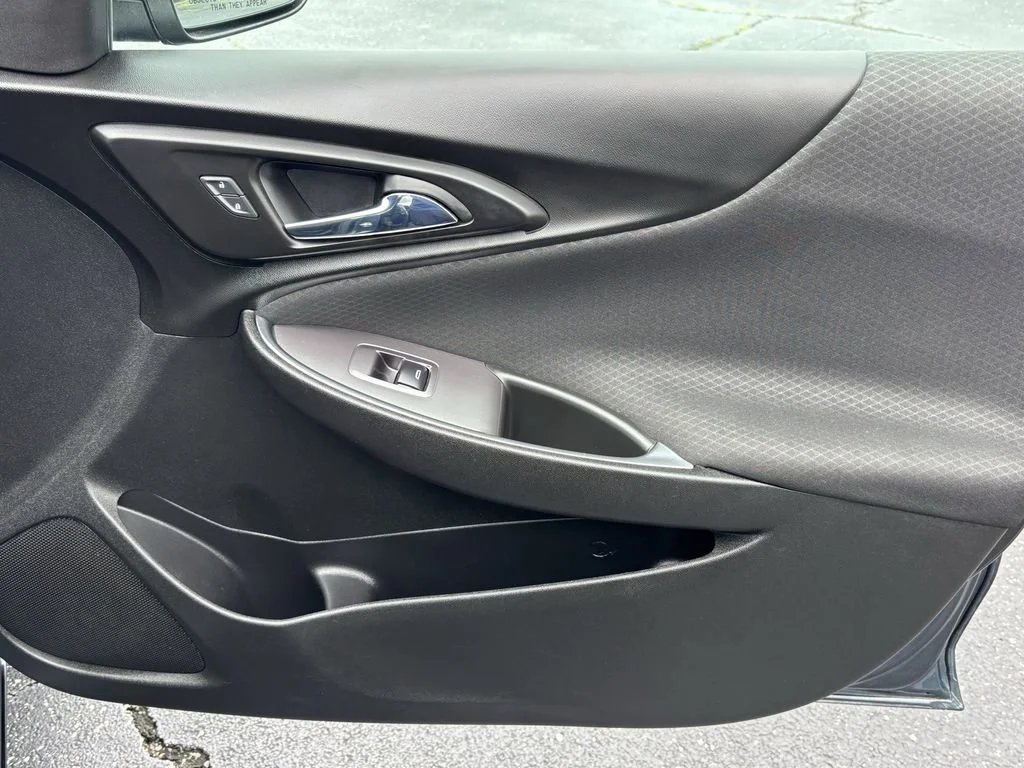 Used 2021 SHADOW GRAY METALLIC Chevrolet LT image 22