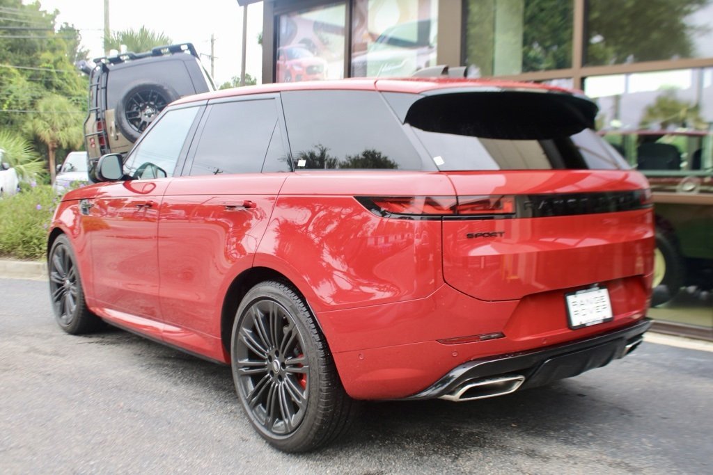 2024 Land Rover Range Rover Sport P400 Dynamic SE photo 3