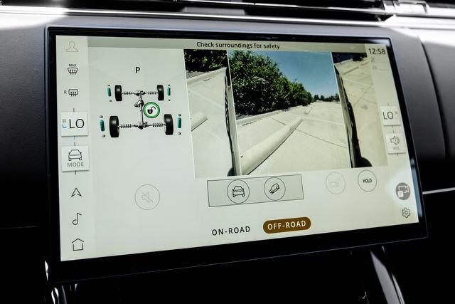 New 2026 Charente Grey Land Rover Dynamic SE image 29