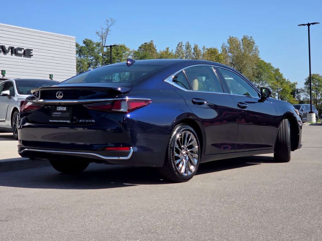 Certified Used 2025 NIGHTFALL MICA Lexus 300h Ultra Luxury image 28