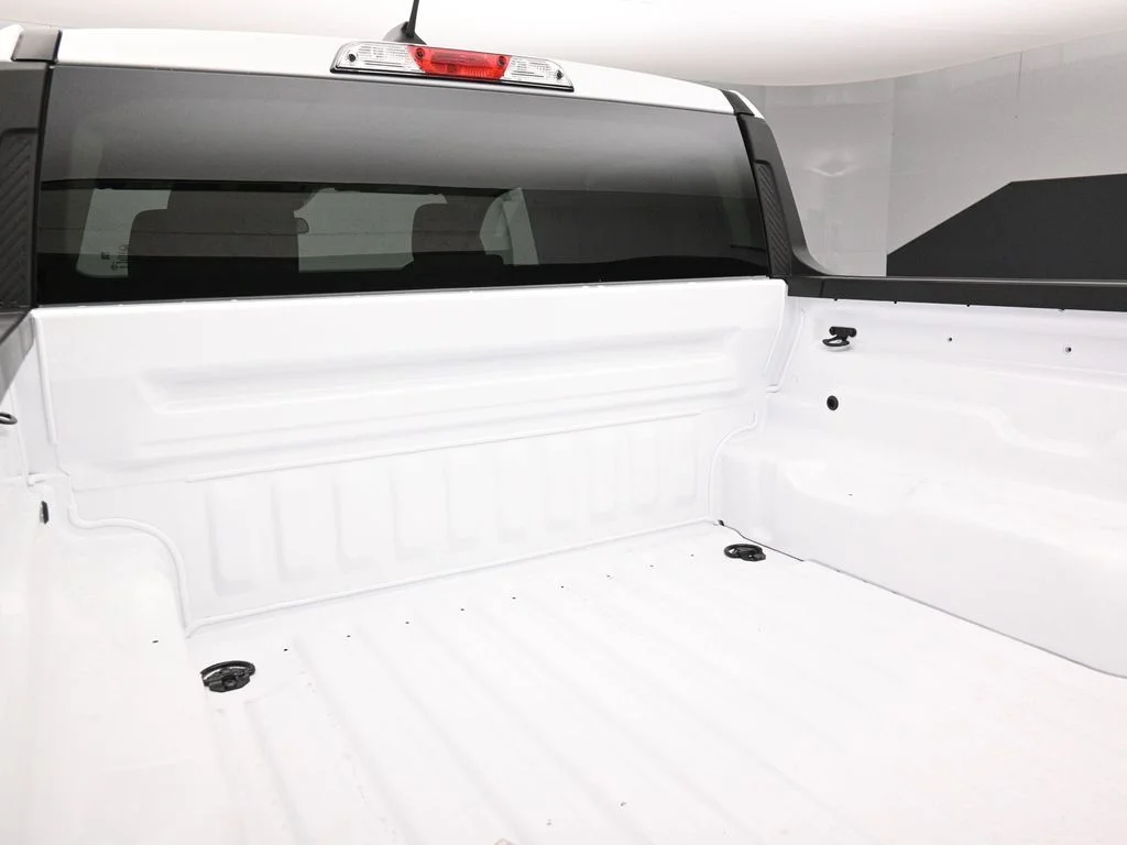 New 2026 Oxford White Ford XLT image 22
