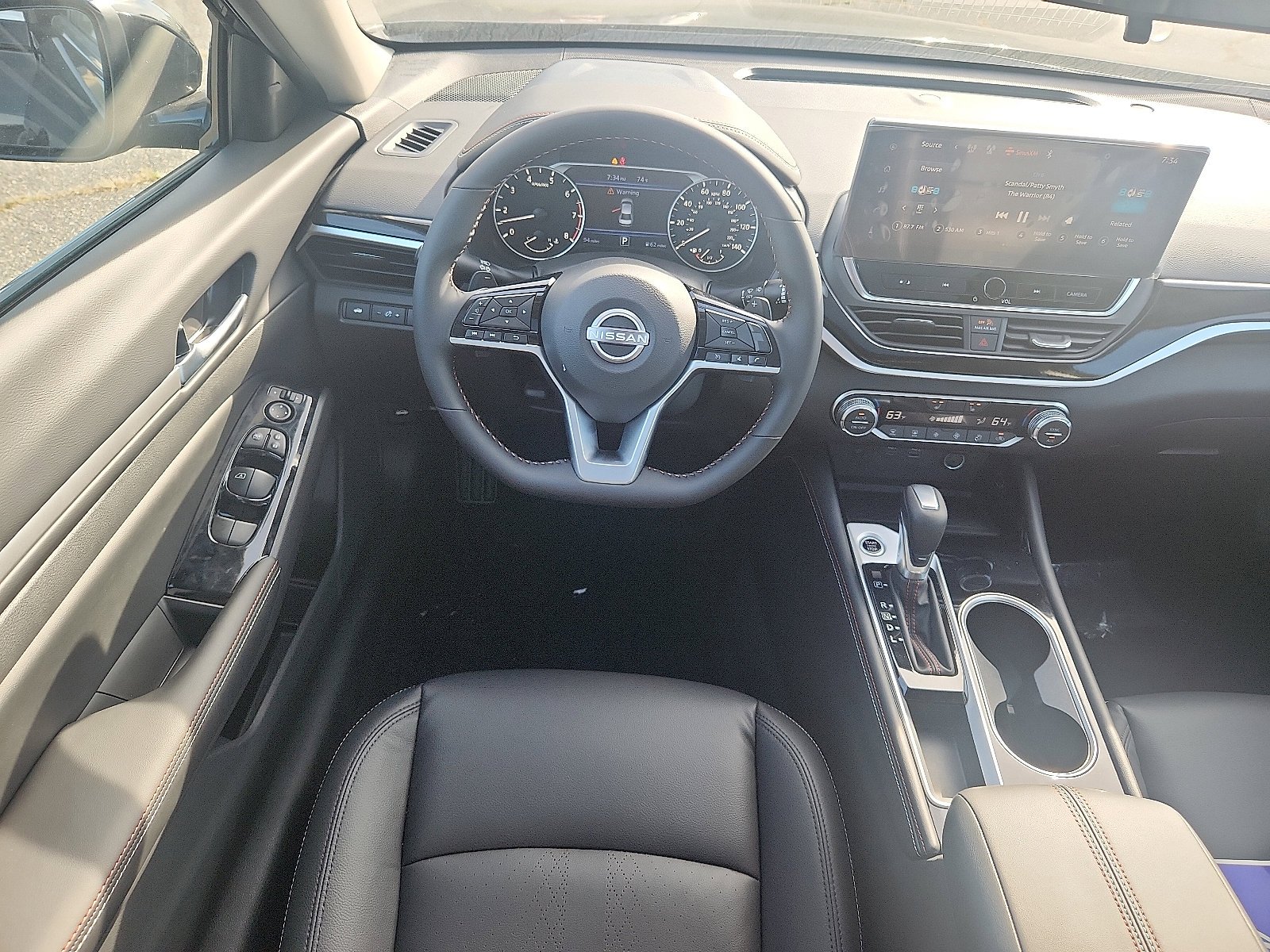 2025 Nissan Altima SR - Photo 7