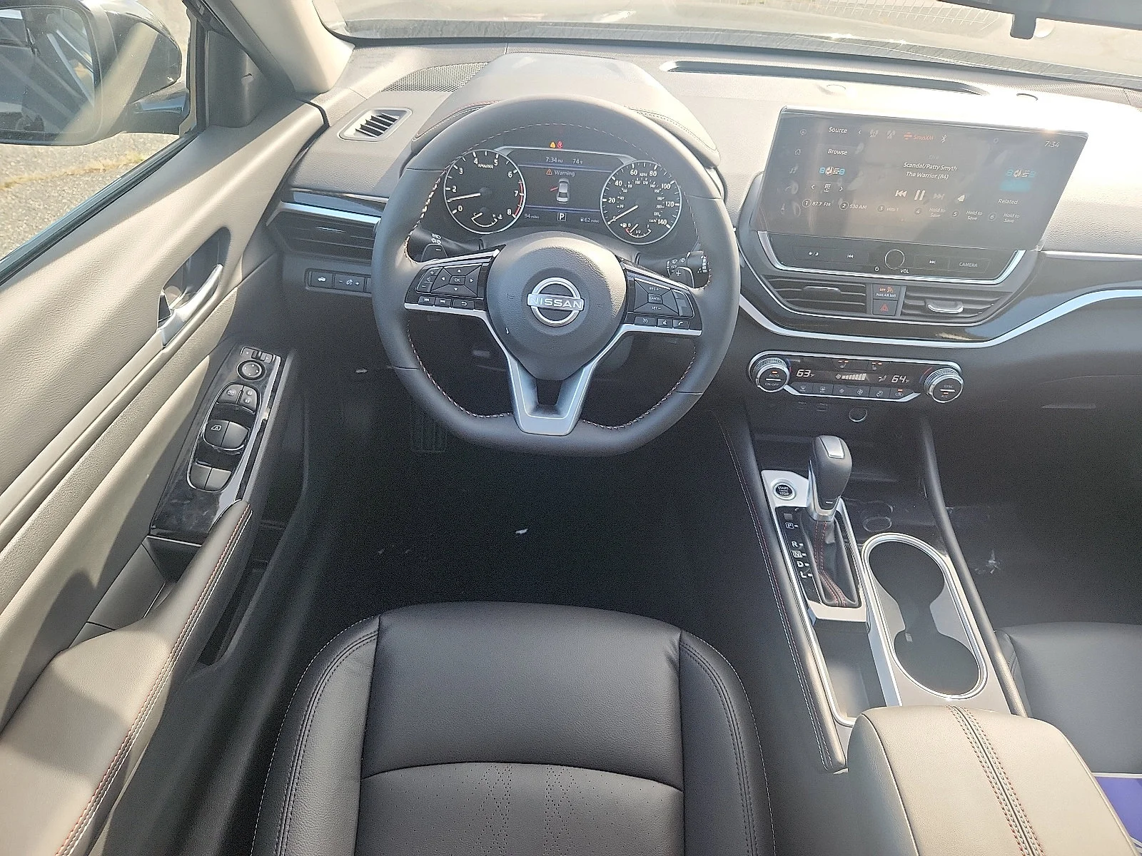 2025 Nissan Altima SR - Photo 7
