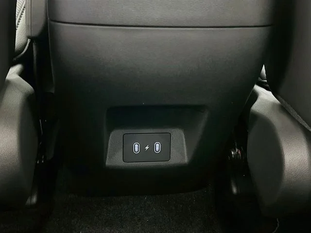 New 2027 White Hyundai SE image 13