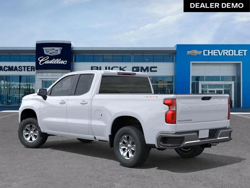 Used 2025  Chevrolet LT image 3