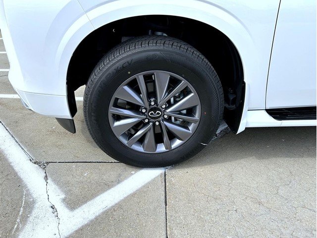 New 2026 RADIANT WHITE INFINITI Pure 4WD image 24