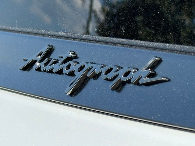 New 2027 2T RAD WHT INFINITI Autograph AWD image 4