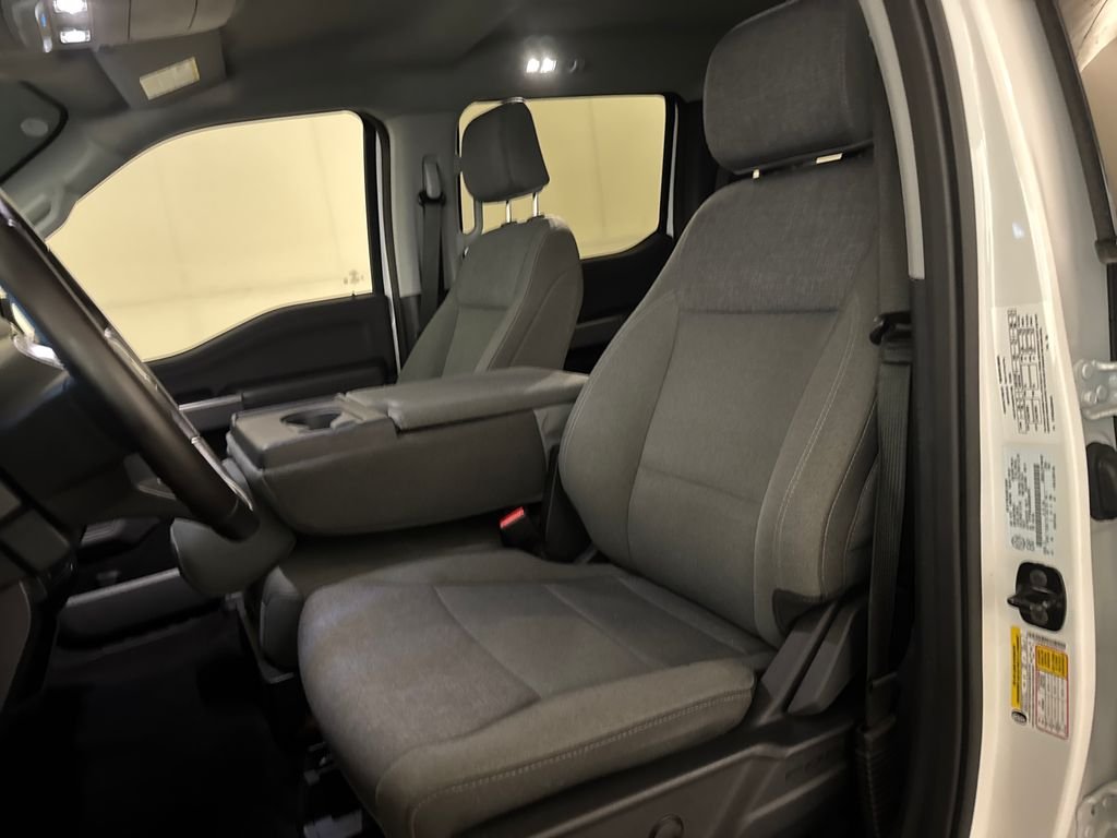 Used 2025  Ford XLT image 16
