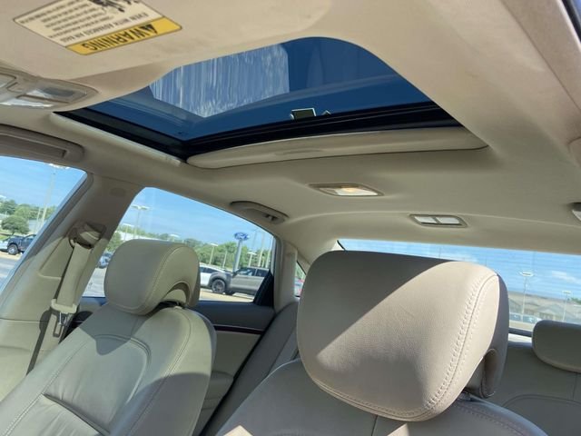 Used 2008 White Hyundai Limited image 13