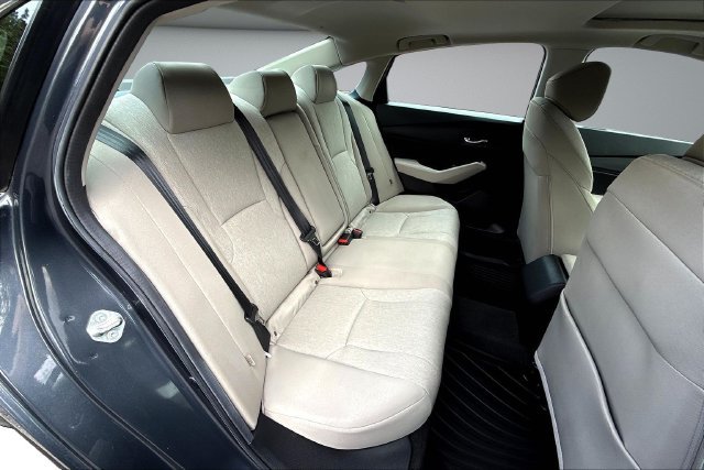 Used 2024  Honda EX image 27