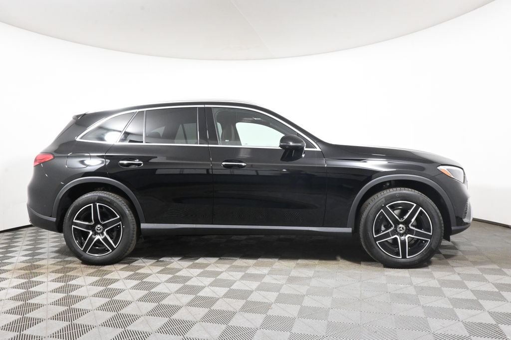 Used 2026 Black Mercedes-Benz GLC 300 image 8