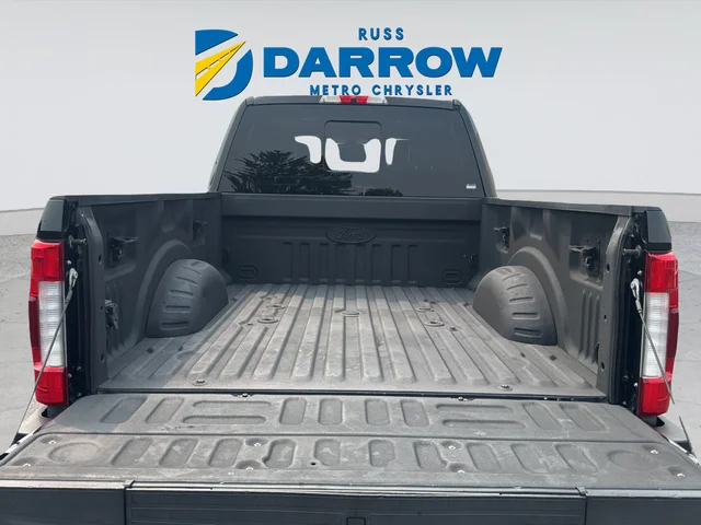 Used 2019  Ford Platinum image 33