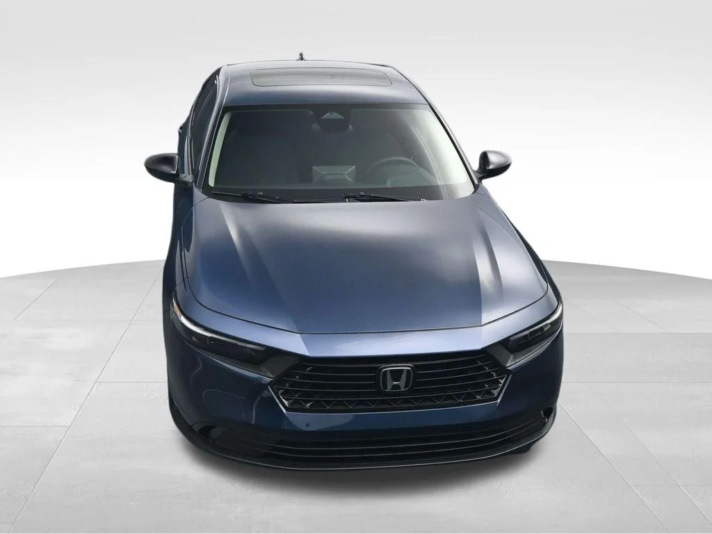 Used 2025  Honda SE image 32