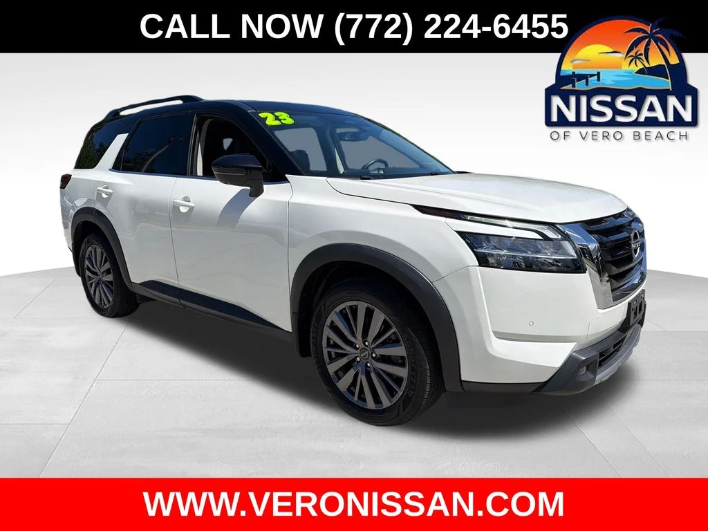 2023 Nissan Pathfinder SL 4WD's photo