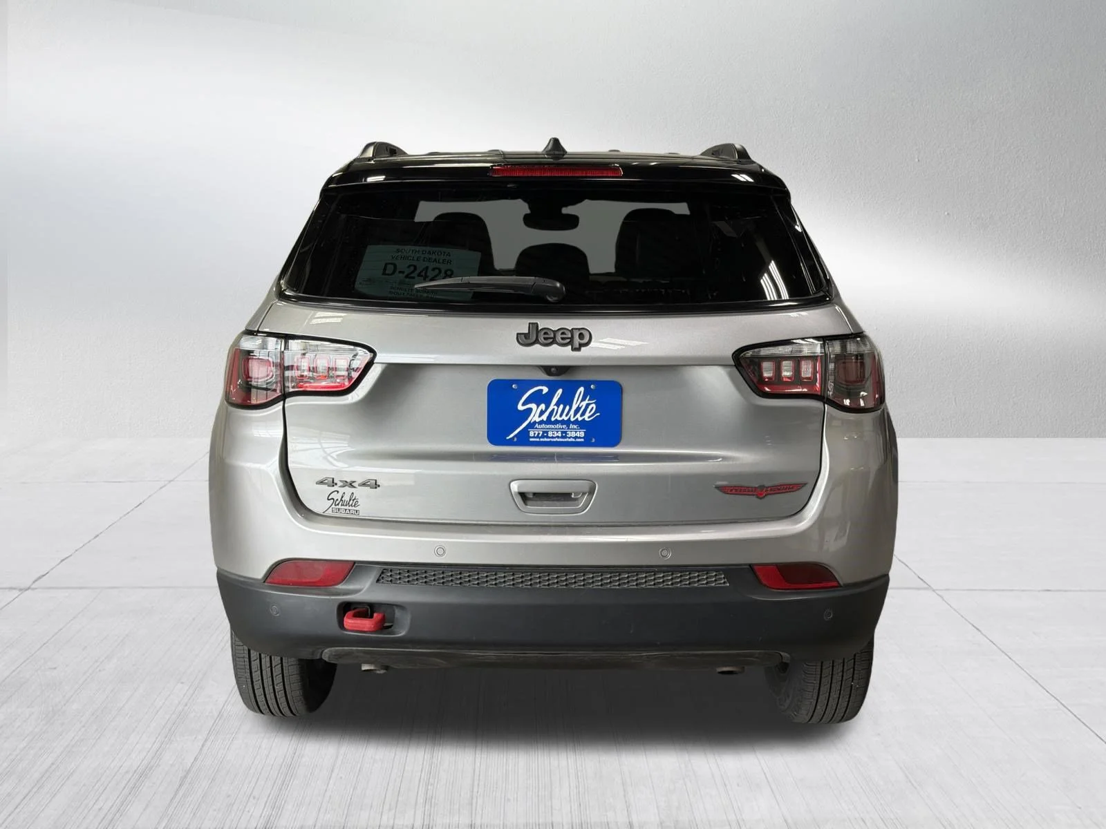 Used 2023 Billet Silver Metallic Clearcoat Jeep Trailhawk image 6