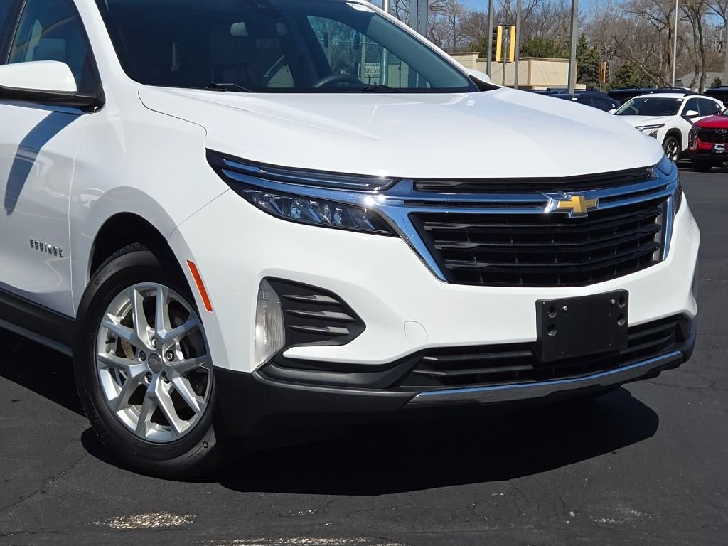Used 2023 White Chevrolet LT image 2