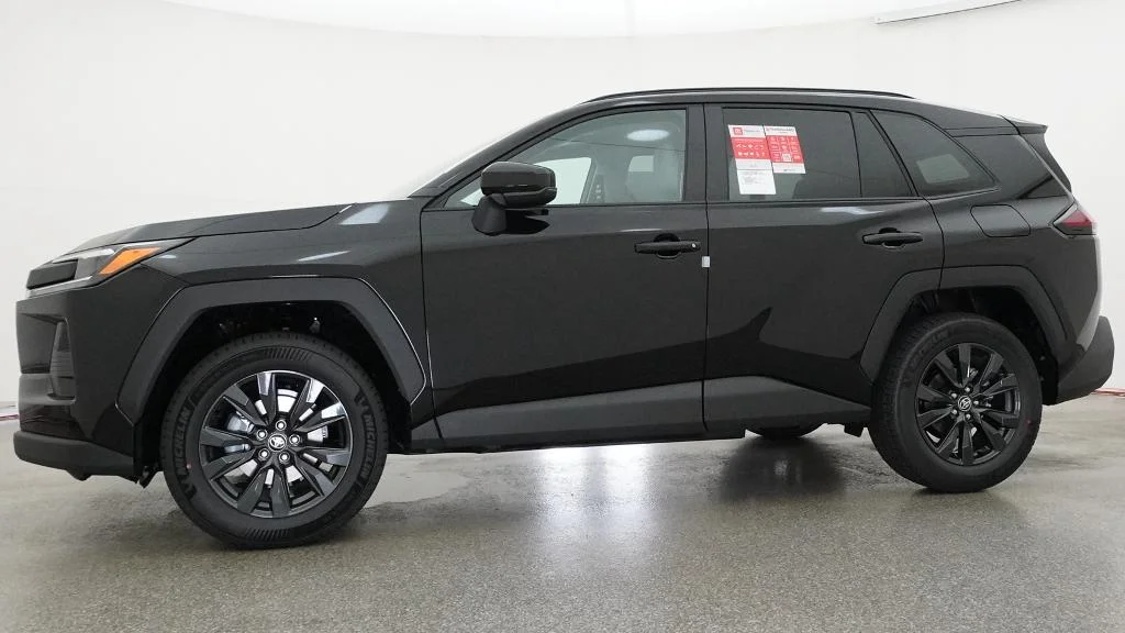 New 2026 Midnight Black Metallic Toyota XLE Premium image 4
