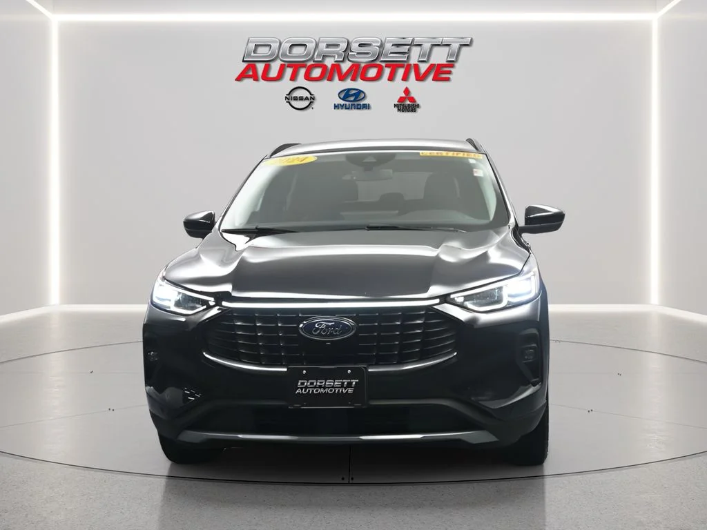 Used 2024 Agate Black Metallic Ford Platinum image 2