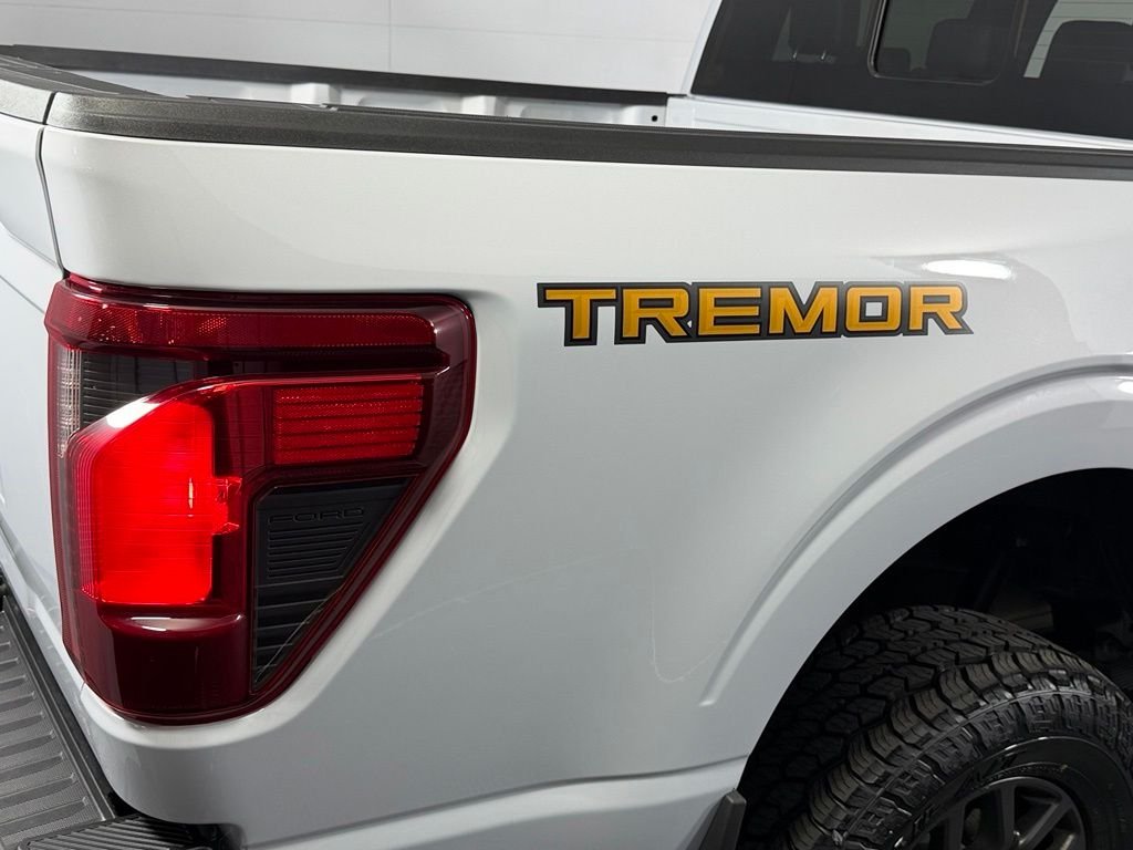 Used 2025 Space White Metallic Ford Tremor image 12
