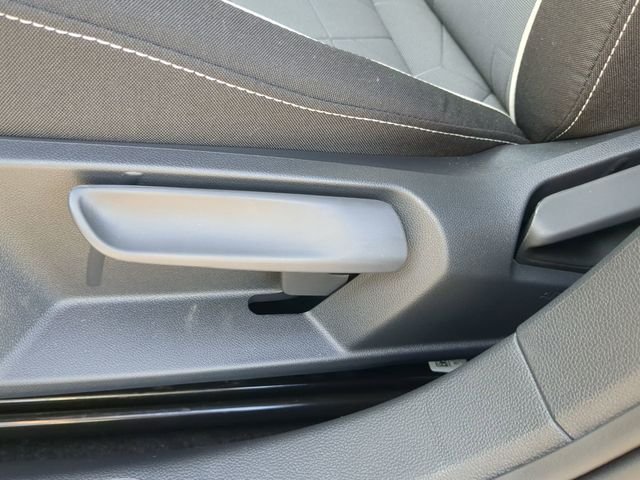 2025 Volkswagen Jetta Sport - Photo 19