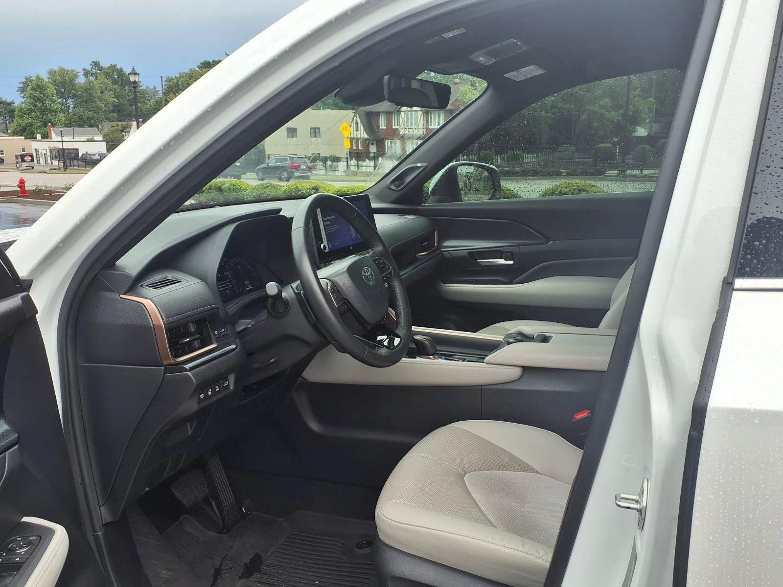 Used 2024 Pearl Toyota Hybrid MAX Limited image 22