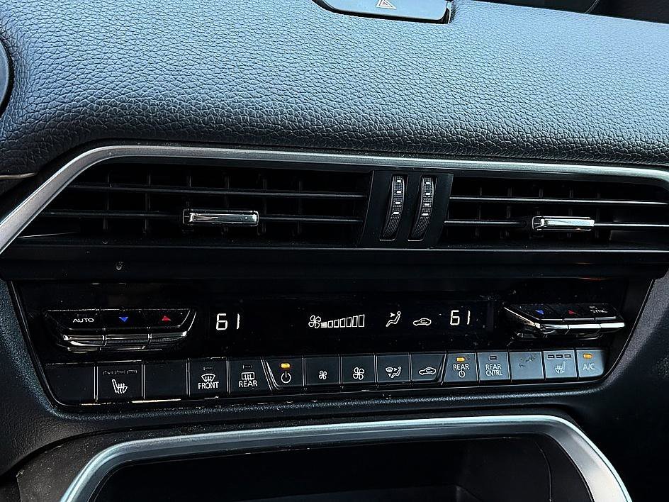 Used 2024 Platinum Quartz Mazda Preferred image 17